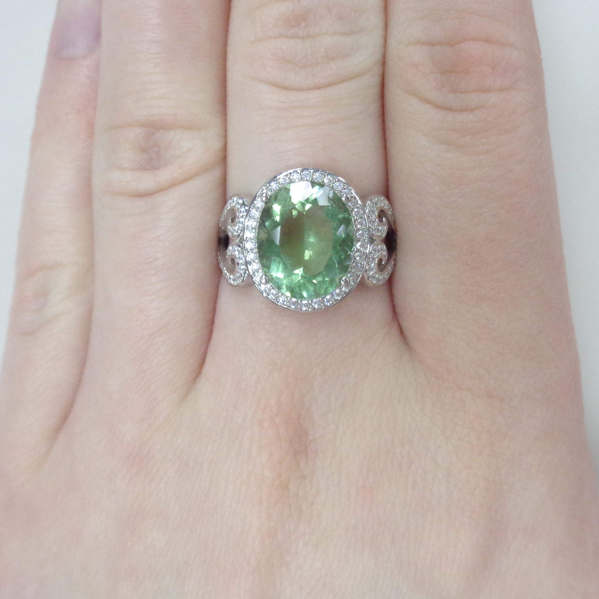 Серебряное кольцо с флюоритом